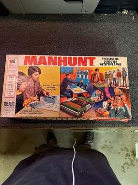Vintage 1972 Milton Bradley Manhunt The Electric Computer Detective Game 4235